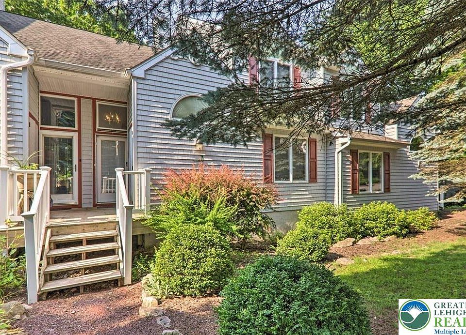 1st image of 102 Laurelwoods Dr