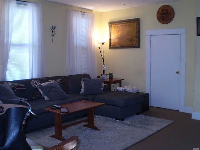 2nd image of 64 Old Dock Rd APT B