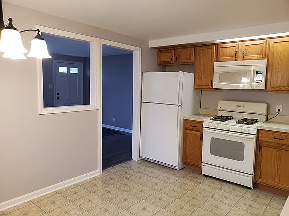 4th image of 9048 S Knox Ave