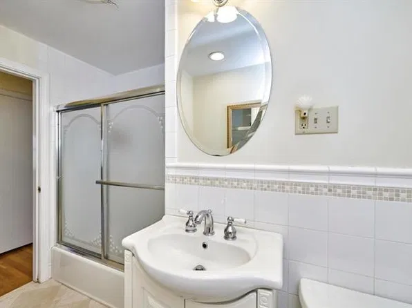 31 Lillian Rd, Lexington, MA 02420