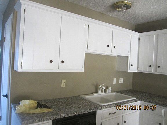 3rd image of 2728 Lookout Dr