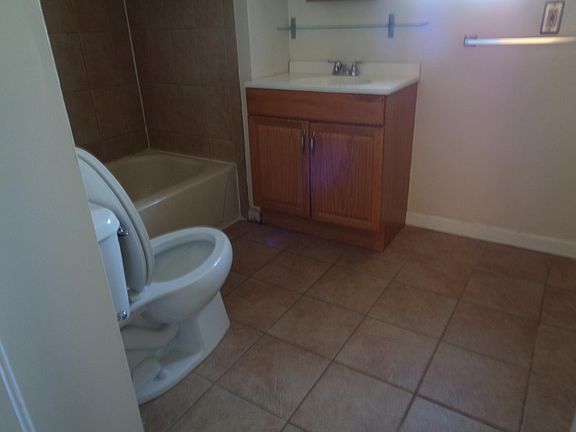 2nd image of 33 Hoffman Dr
