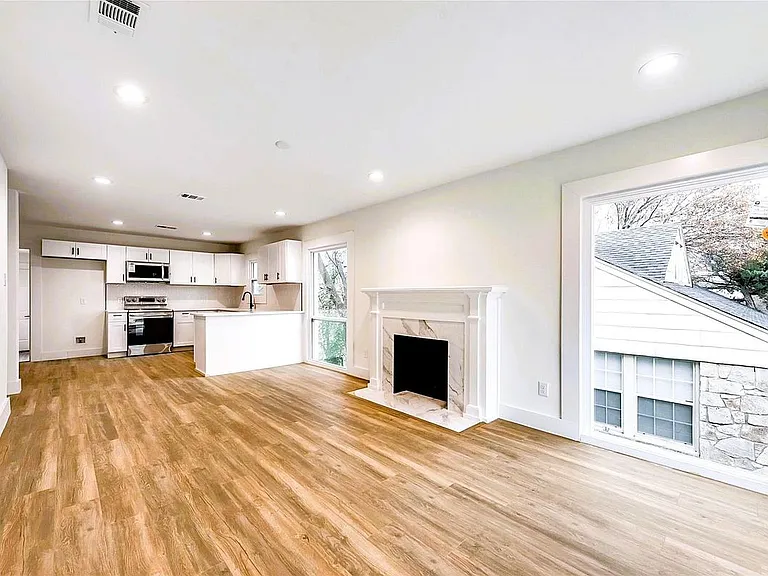1411 Arborvitae Ave — Photo 2
