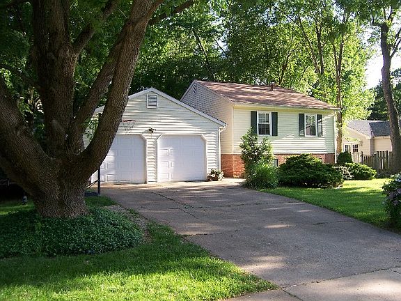 Front - 2 Car Garage