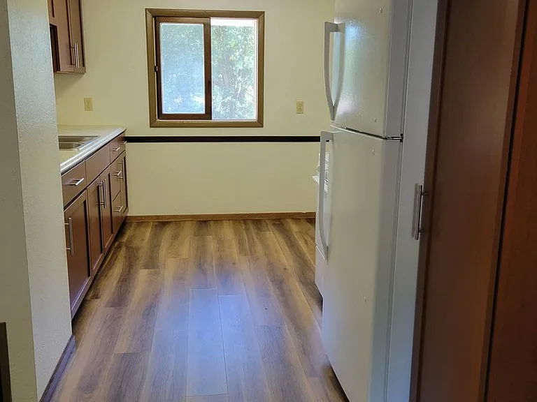 138 N Bay St — Photo 9
