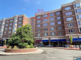3513 City Pl, Edgewater, NJ 07020