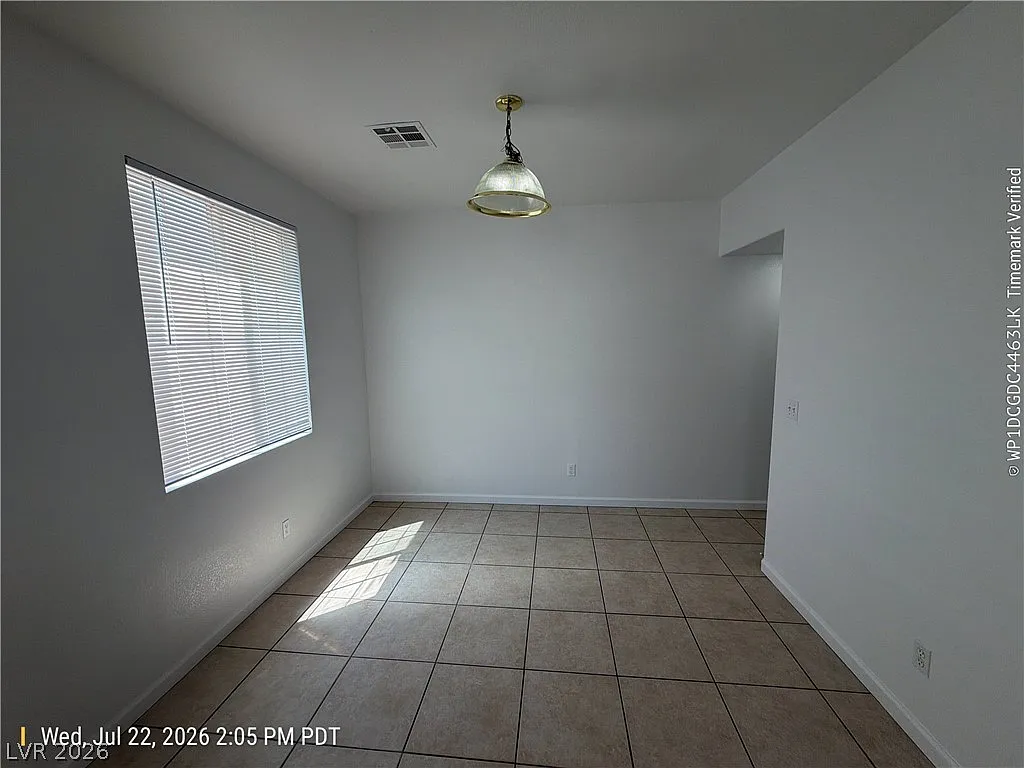 3 bed, 2.5 bath, 1998 sqft, $2,000 — Photo 4