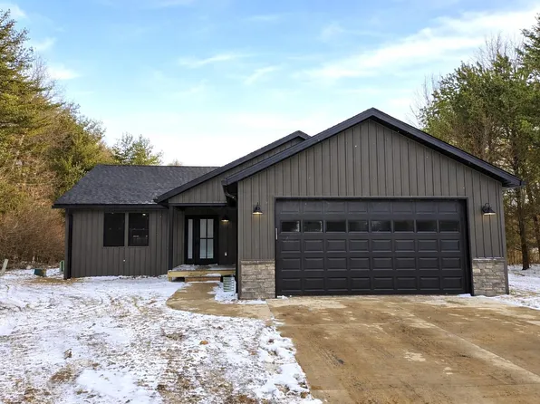 2116 Apple Valley Dr, Howard, OH 43028