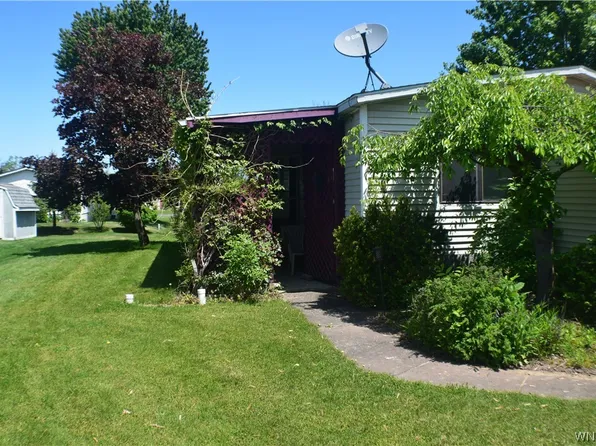 6219 Corwin Sta, Newfane, NY 14108