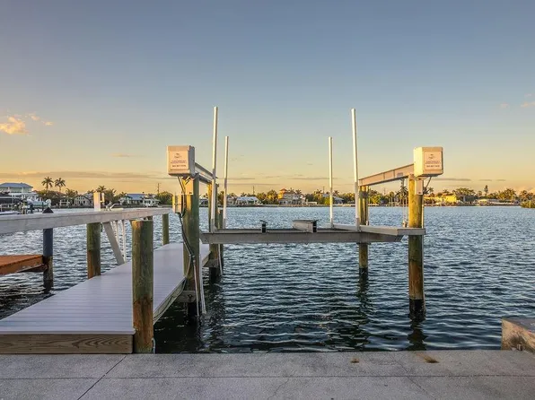 454 63rd St, Holmes Beach, FL 34217