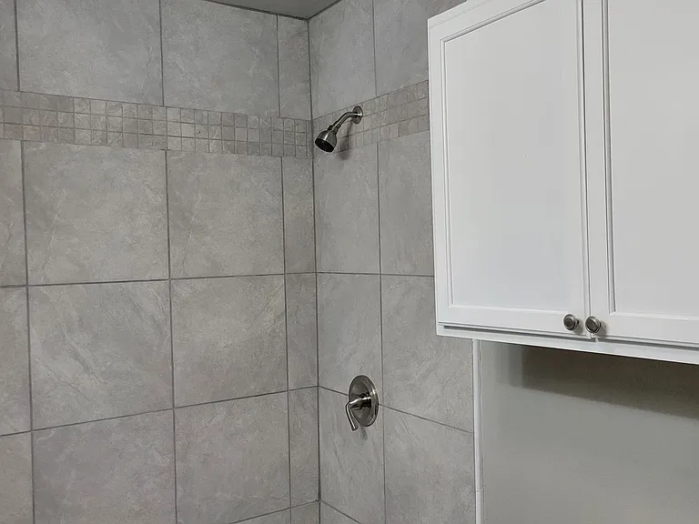 340 S 6th St — Photo 17