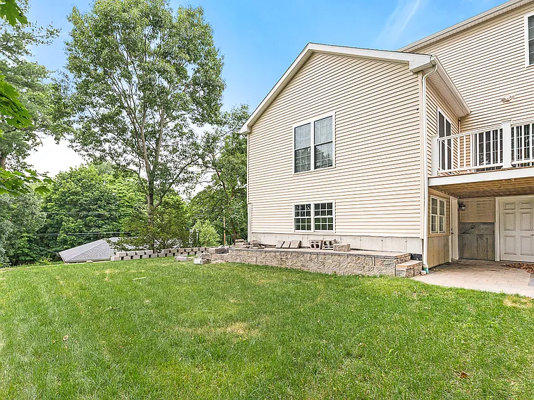 18 Grant Rd — Photo 45