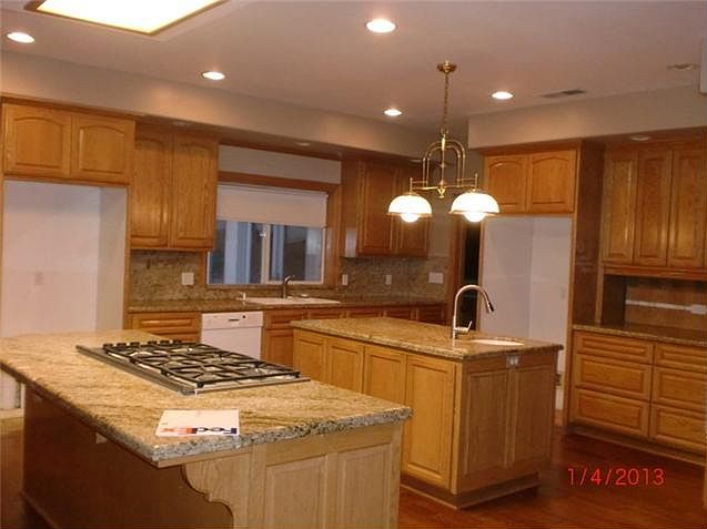 2nd image of 8400 Valk Rd