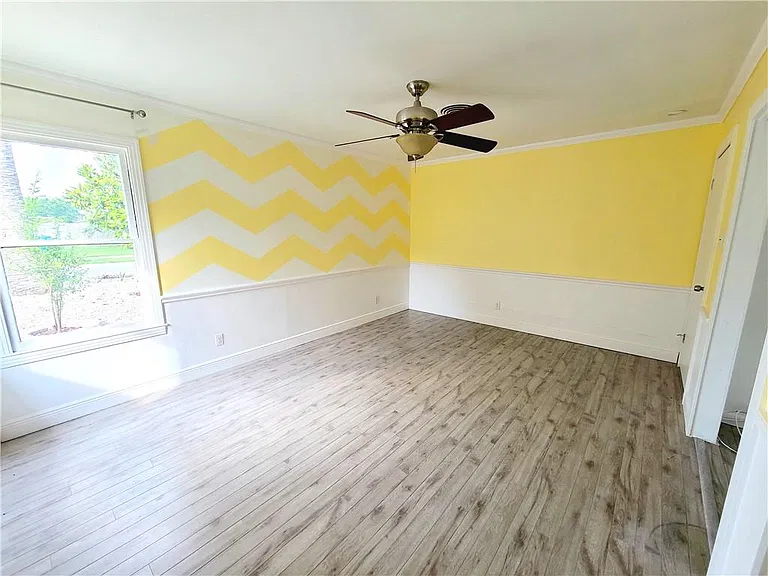 5710 Hinman Dr — Photo 16