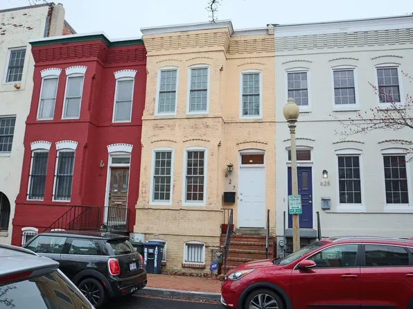 627 Acker Pl NE, Washington, DC 20002