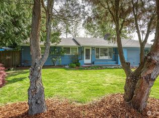 1027 14th St SW, Puyallup, WA 98371