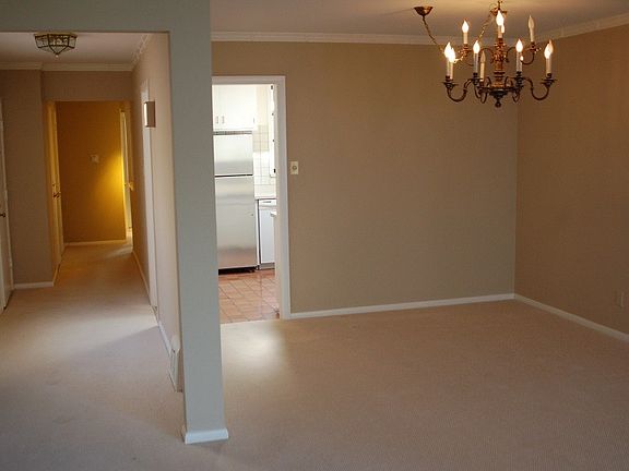 2nd image of 2602 Buchanan St