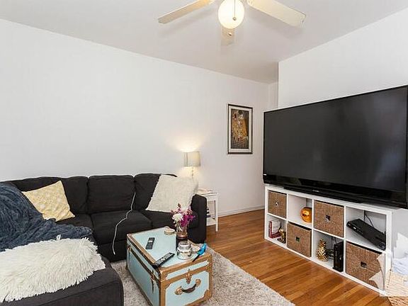 2nd image of 506 W Deming Pl #V