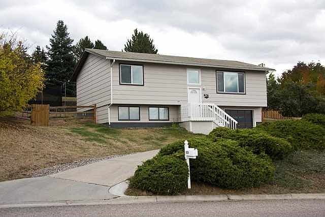 1st image of 826 Normans Ln