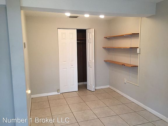 5th image of 512 E Harwood St APT 1