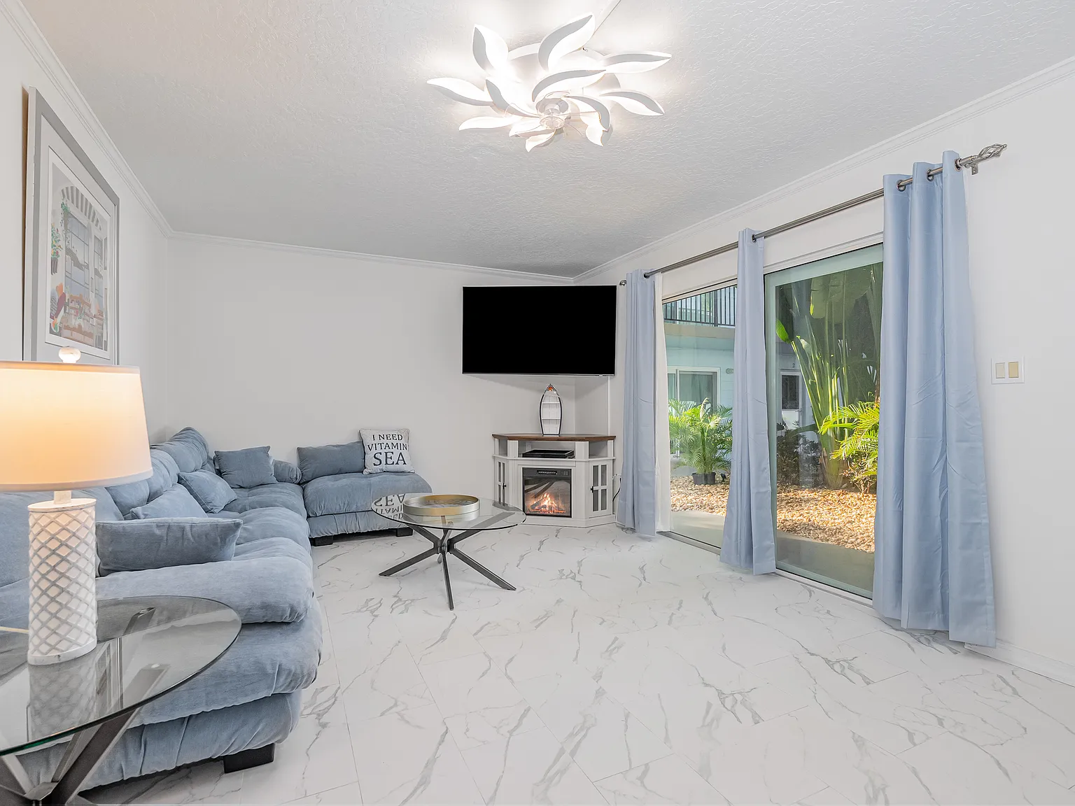4 bed, 2.5 bath, 1747 sqft, $3,995 — Photo 4