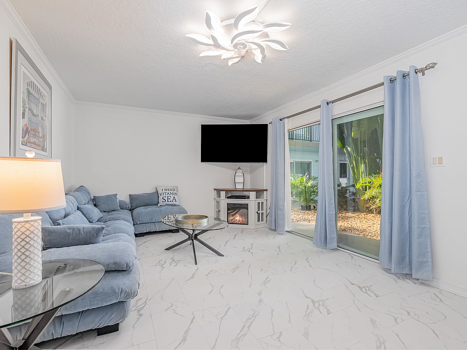 Living Room with 65" Samsung Smart TV