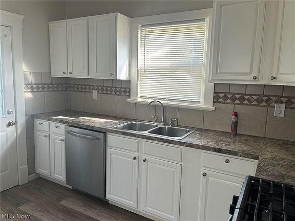 3rd image of 3961 E 53rd St