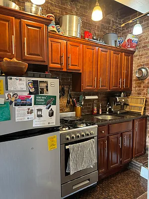 Rented by Avenues Real Estate | media 4