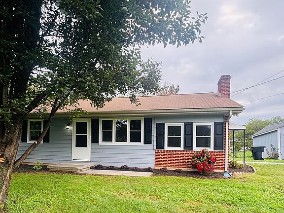 4th image of 2820 Mount Pleasant Blvd