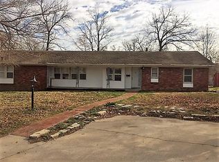 412 S Pike Ave, Bolivar, MO 65613
