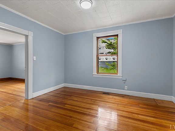 5th image of 53 Fairfield Ave