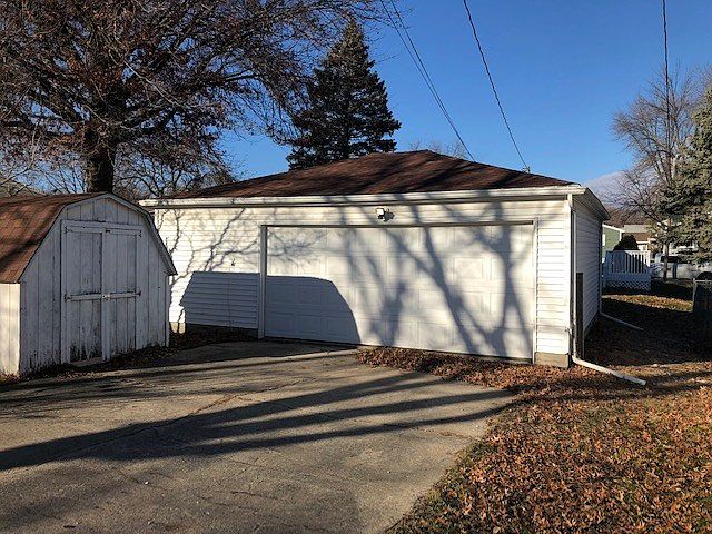 2nd image of 1930 Howard Ave