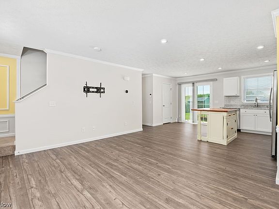 3rd image of 5700 Burlington Dr