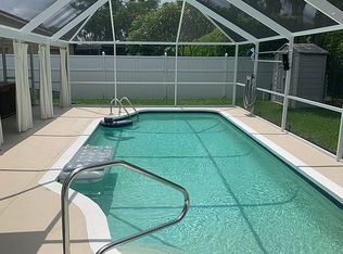 4711 Blue Pine Cir, Lake Worth, FL 33463