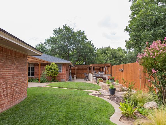3rd image of 6604 Orlando Ave