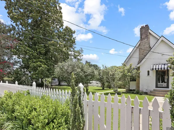 11892 Ferdinand St, Saint Francisville, LA 70775