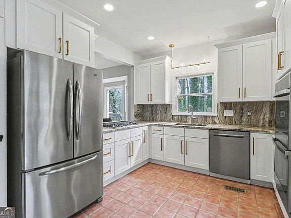 3rd image of 3793 Market Cres