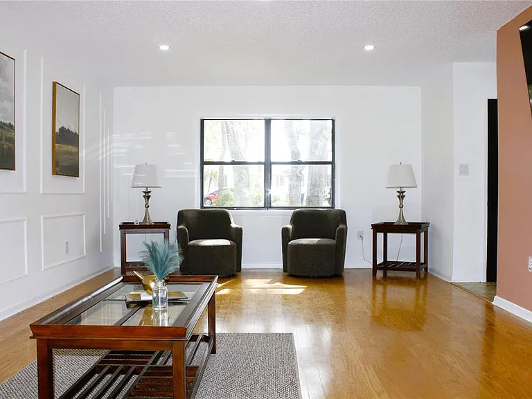 3201 Bartlett St — Photo 4