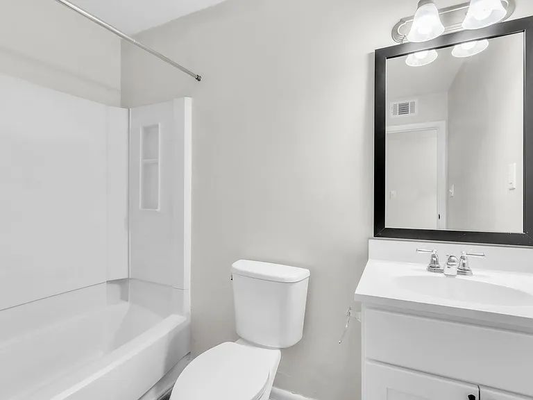 Country Creek Apartments — Photo 63