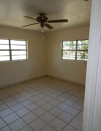 4th image of 209 E Carolyn St