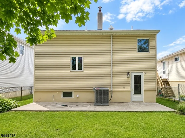 32 Pawnee Ave — Photo 16