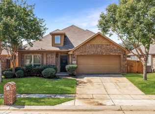 1208 Ponderosa Dr, Aubrey, TX 76227
