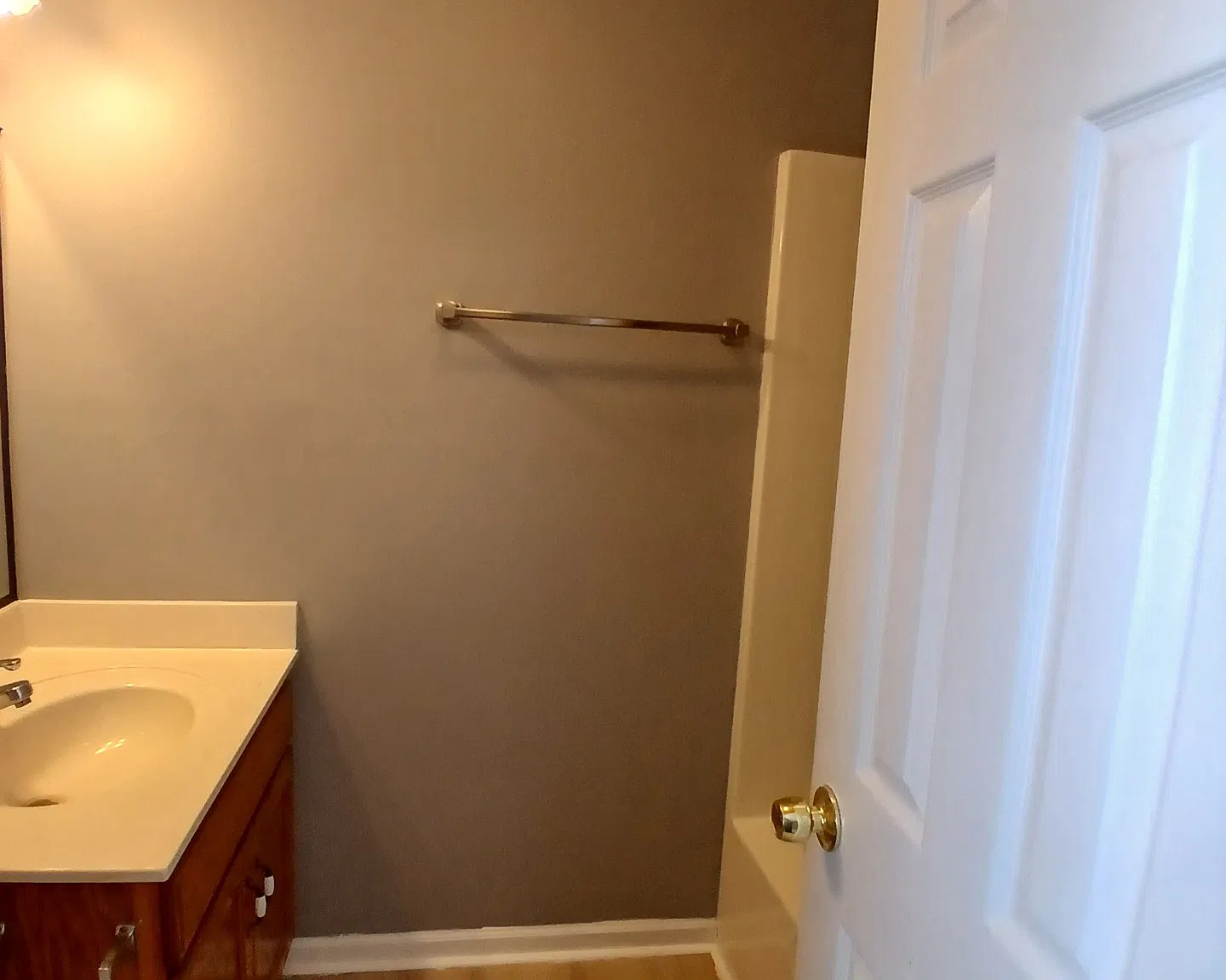 2 bed, 1.5 bath, $1,100 — Photo 3
