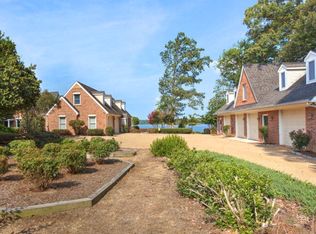 979 Twiggs Ferry Rd, Hartfield, VA 23071