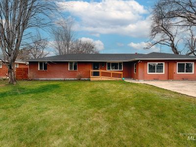 819 S Powerline Rd, Nampa, ID, 83686