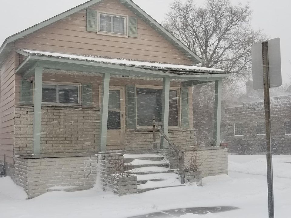 1st image of 115 W Lake St