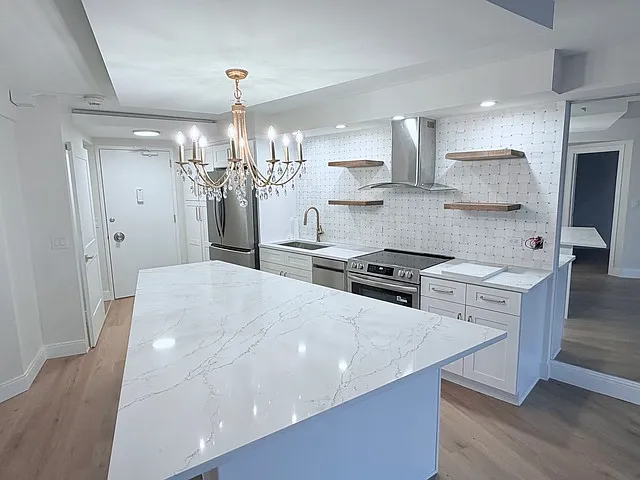 1 bed, 745 sqft, $2,700 — Photo 2