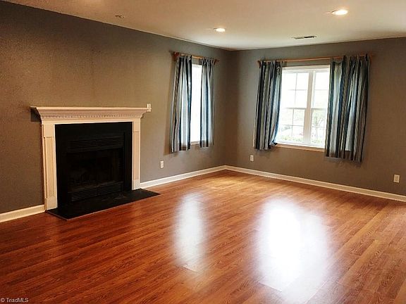 2nd image of 20 Loney Cir
