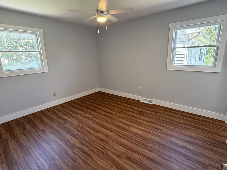 721 Wayland Dr — Photo 18