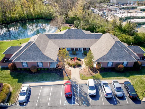 823 Garden Pointe Dr, Simpsonville, KY 40067